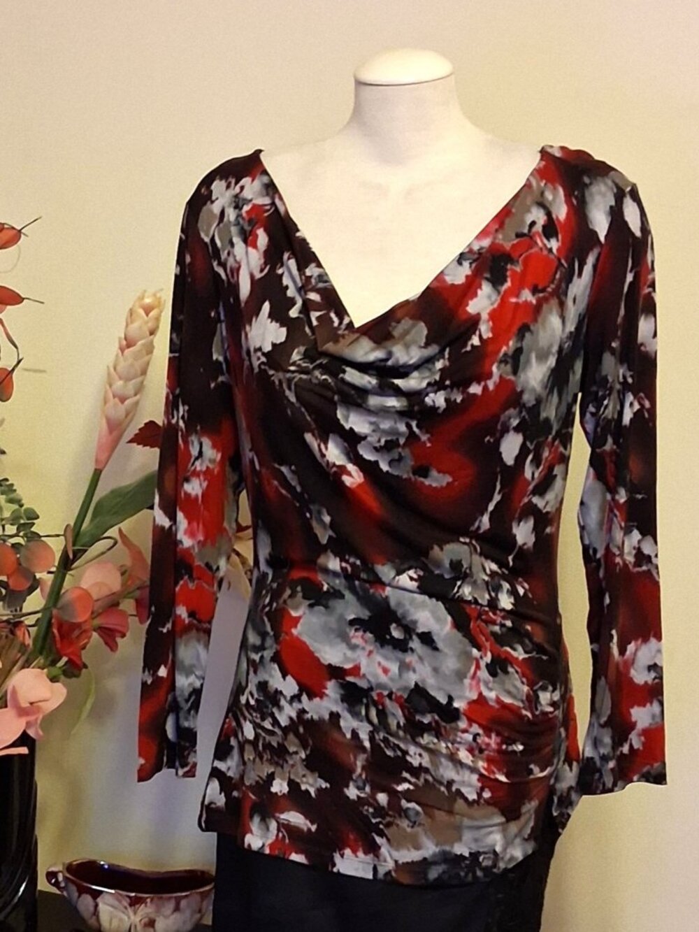 NWT Robert Kitchen Women's Red Black Gray Printed Blouse Long Sleeve Top Size 10